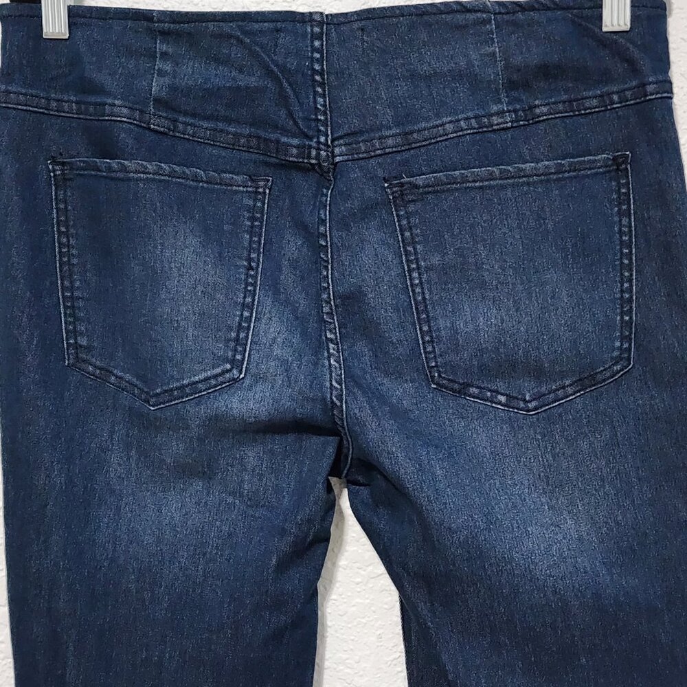 Free People Dark Wash Demin Flare Jeans Pull On Bell Bottom 31 Boho Retro NWT - Picture 3 of 10